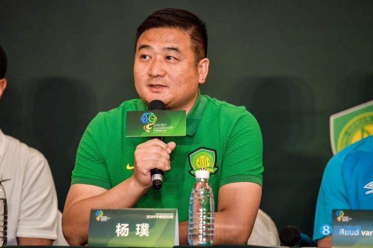 教室吻着她湿漉漉的私密之处视频